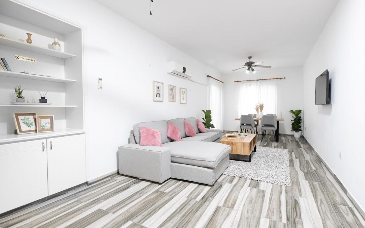 Beautiful Apartment In Harbour Paphos, Central & Close To Beach Exterior foto